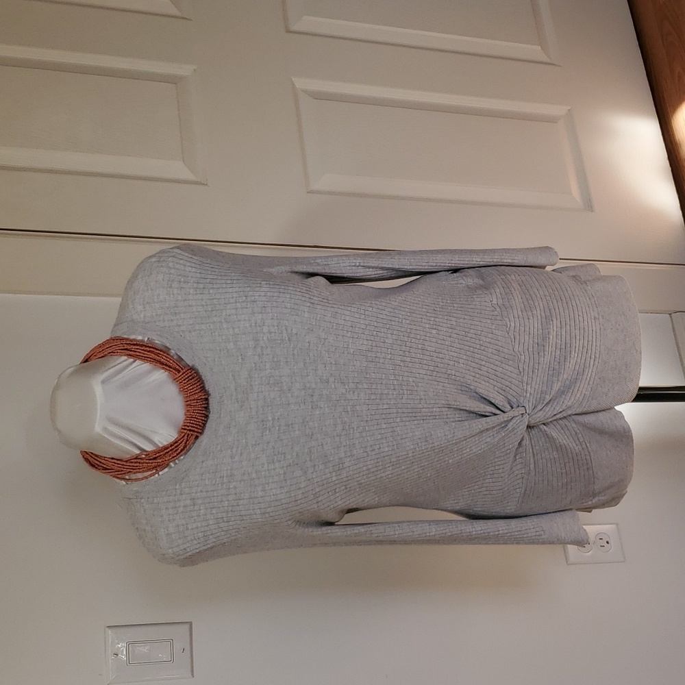 CURATED BY RUA'H KIBRIYA: Long-Sleeved Gray Tunicx